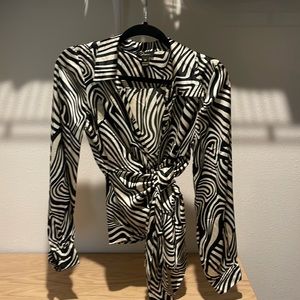 Women’s silk white& black blouse size medium